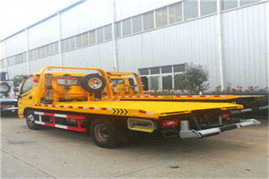 长沙附近拖车救援搭电