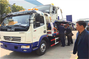 长沙汽车道路救援拖车价格